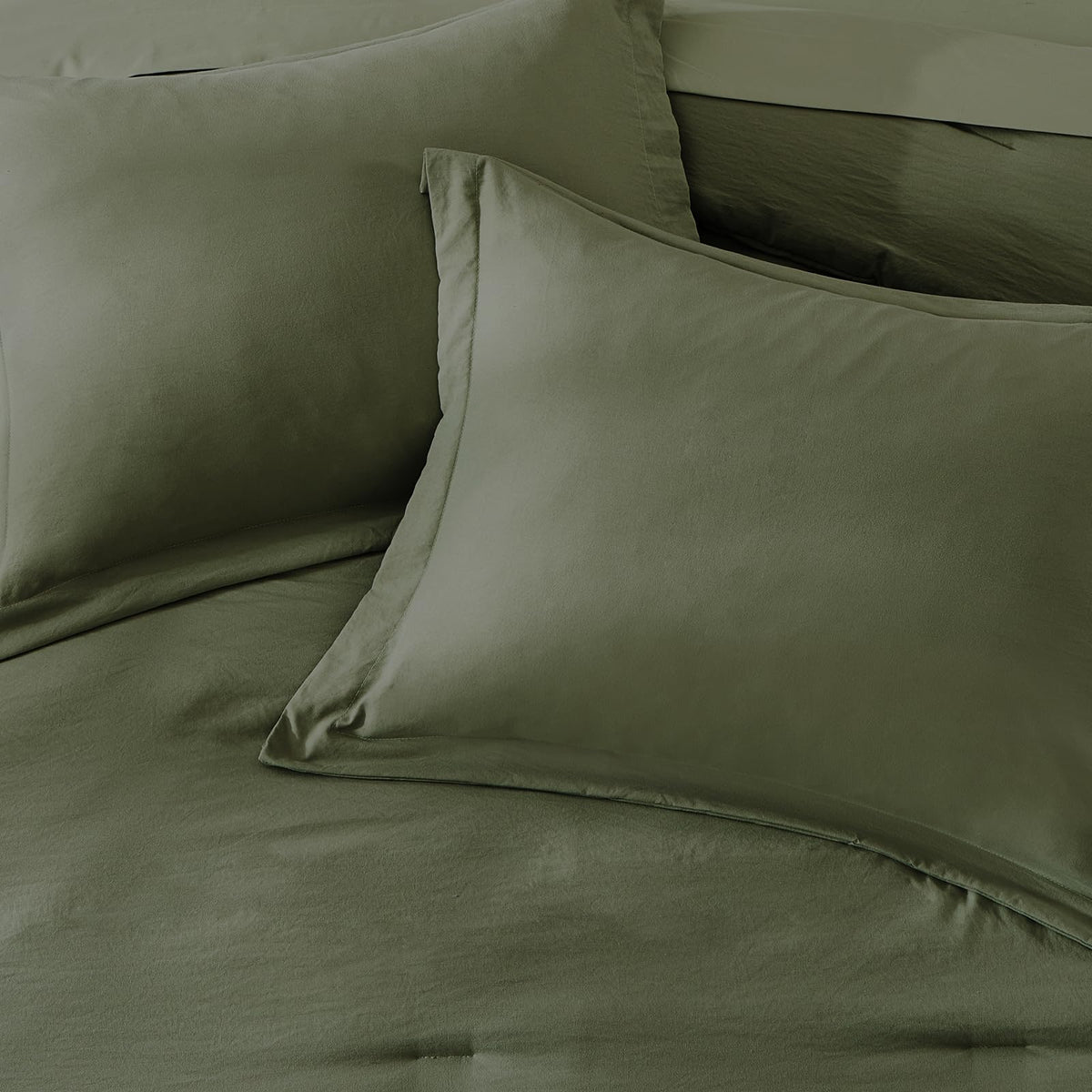 WRENSONGE queen flat sheet reveals generous dimensions for full coverage.