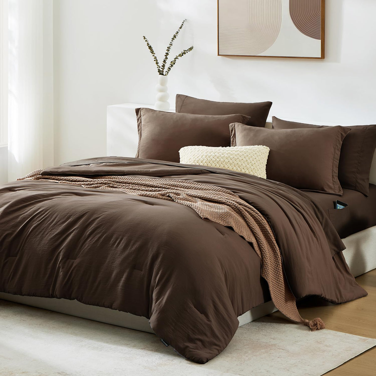 WRENSONGE flat sheet laid out for smooth, breathable daily sleep.