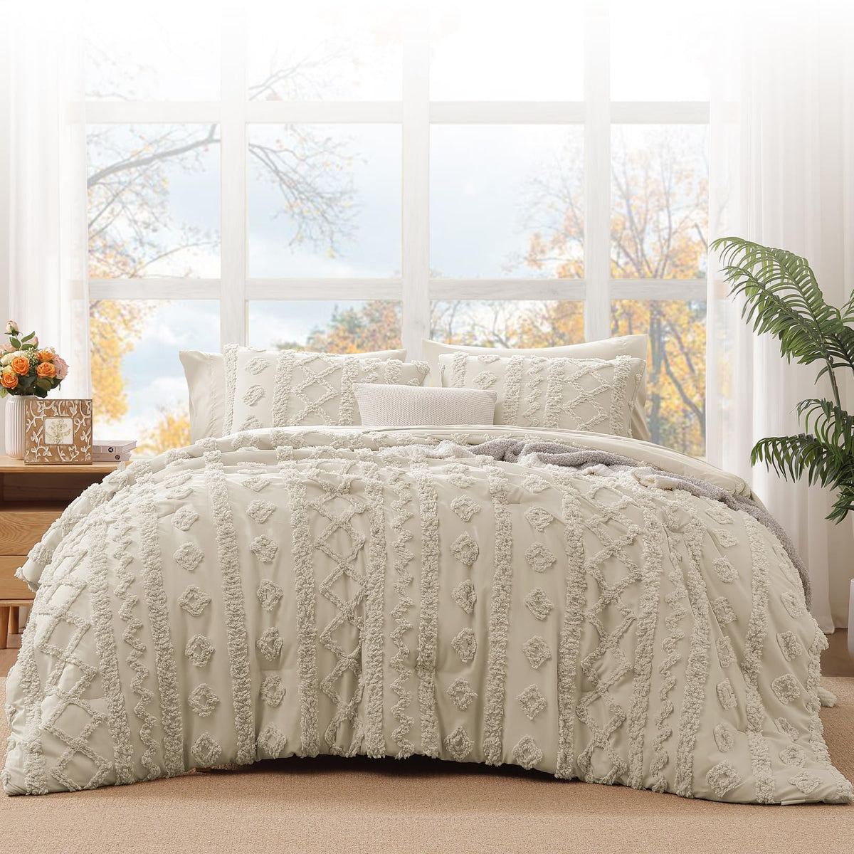 WRENSONGE tufted diamond pattern highlight adds texture and luxury to the bedroom
