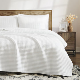 WRENSONGE easy-care design resists wrinkling and fading.