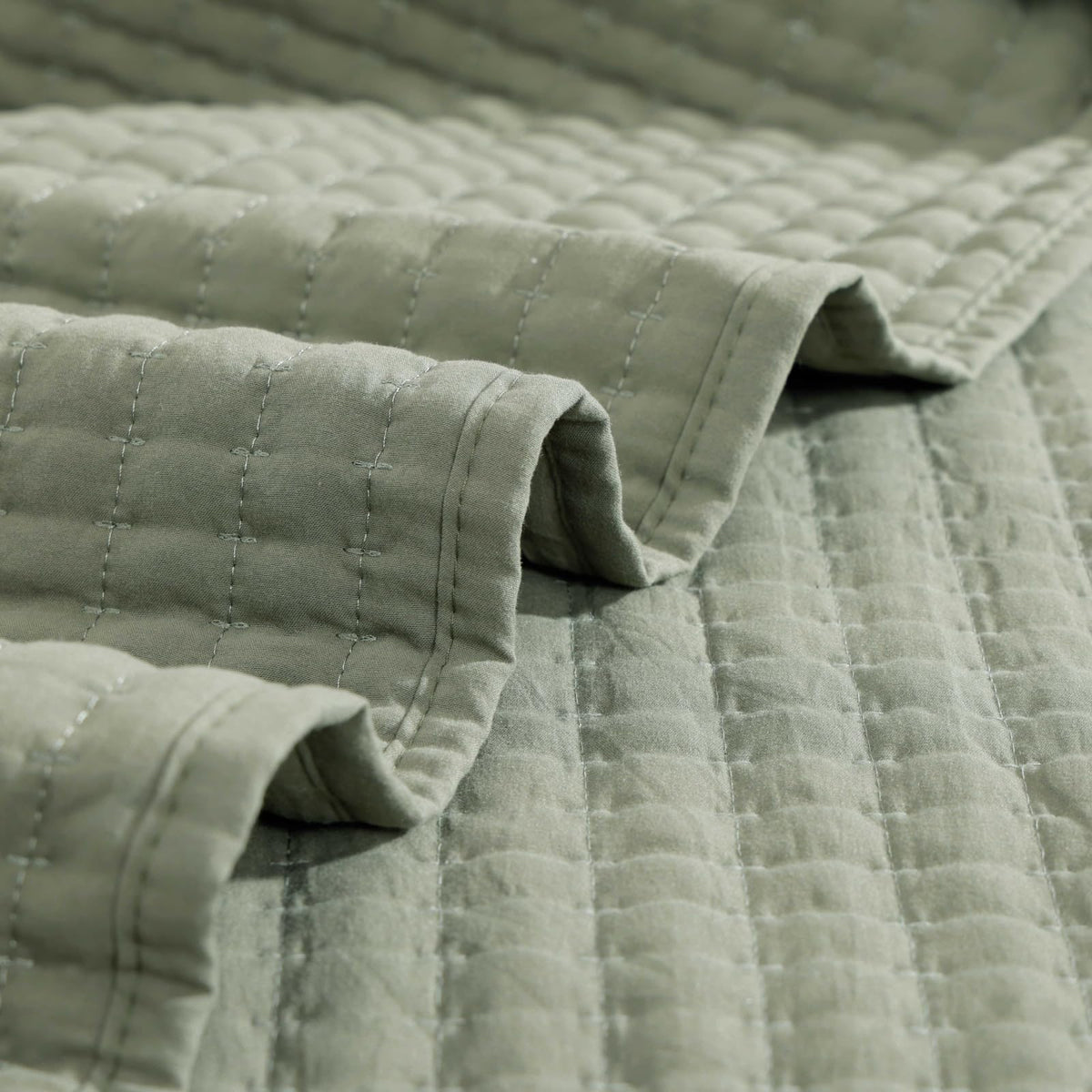 WRENSONGE easy-care quilt remains soft after washing.