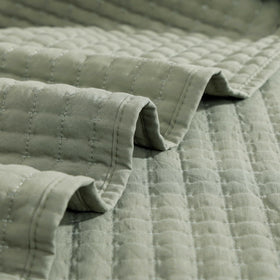 WRENSONGE easy-care quilt remains soft after washing.