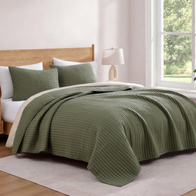 WRENSONGE quilt set includes 2 pillow shams for complete look.