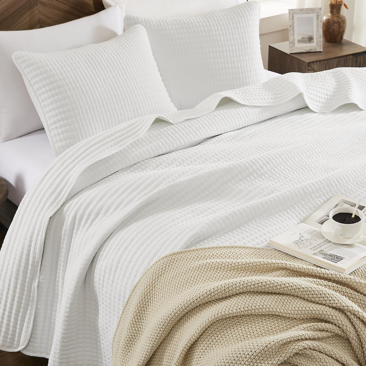 WRENSONGE quilt fabric texture reveals soft, breathable all-season comfort.