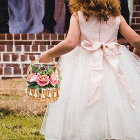 WRINGKIT wedding gift decor basket for charming presentation and keepsakes.