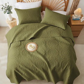 WURUIBO all-season bed setup with quilt and shams