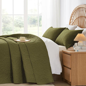 WURUIBO two pillow shams included for complete bed styling