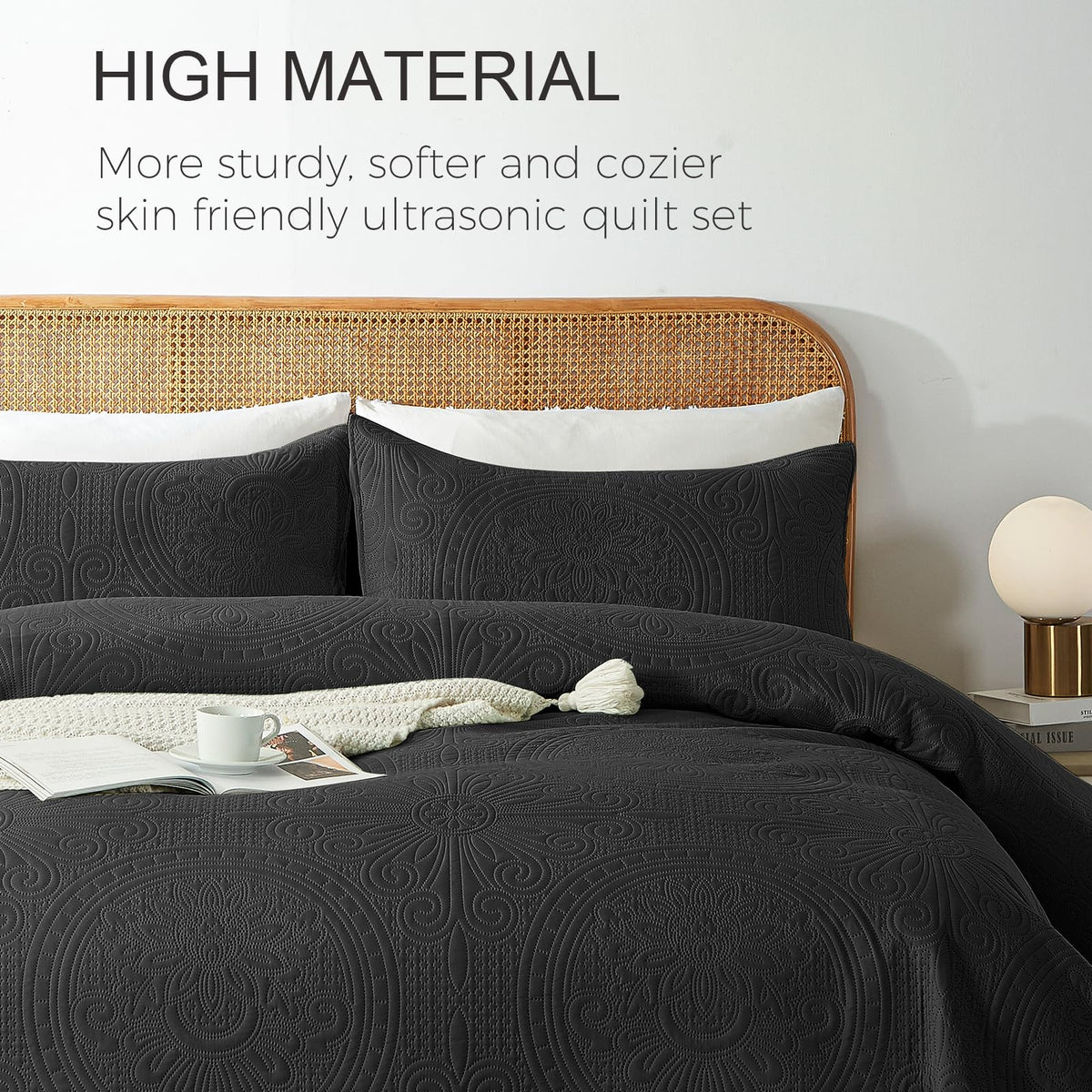 WURUIBO pillow shams complete the set for a hotel-chic look.