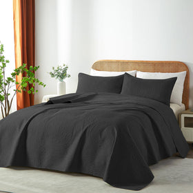 WURUIBO ultrasonic embossed bedspread shows refined detailing and breathable comfort.
