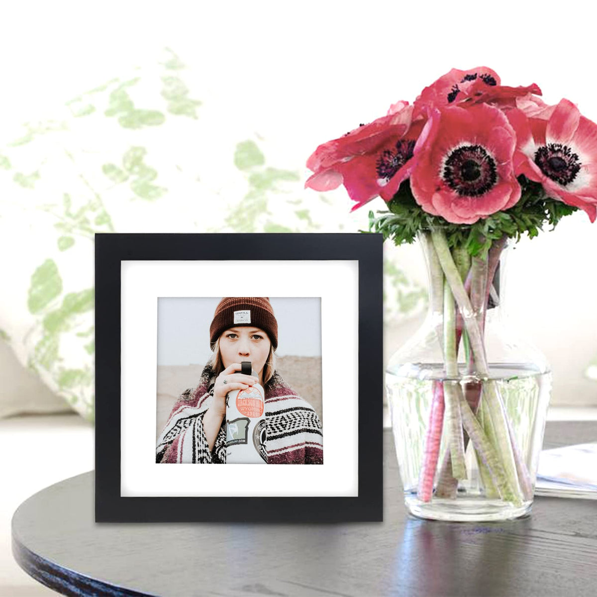 WUTL 6x6 black picture frame on table with included stand