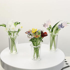 Wybcfp glass flower vase doubles as a chic DIY craft accent.
