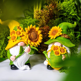 WZAPPKEW sunflower garden ornament gnome ideal for spring-themed decor.