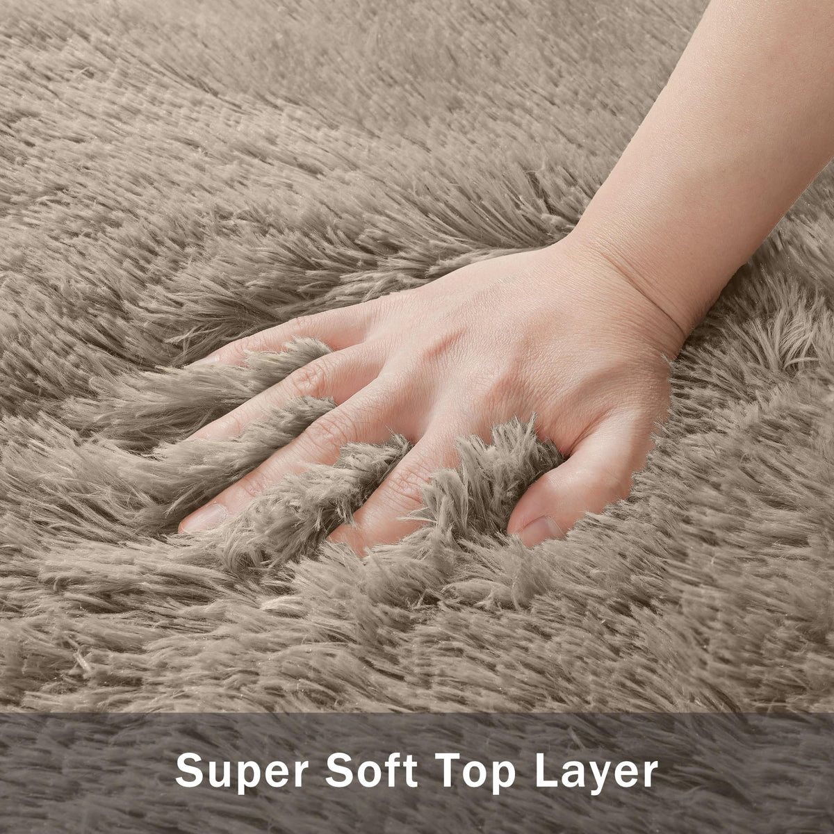 Xafir fluffy rug for nurseries creates a warm, cozy play area.