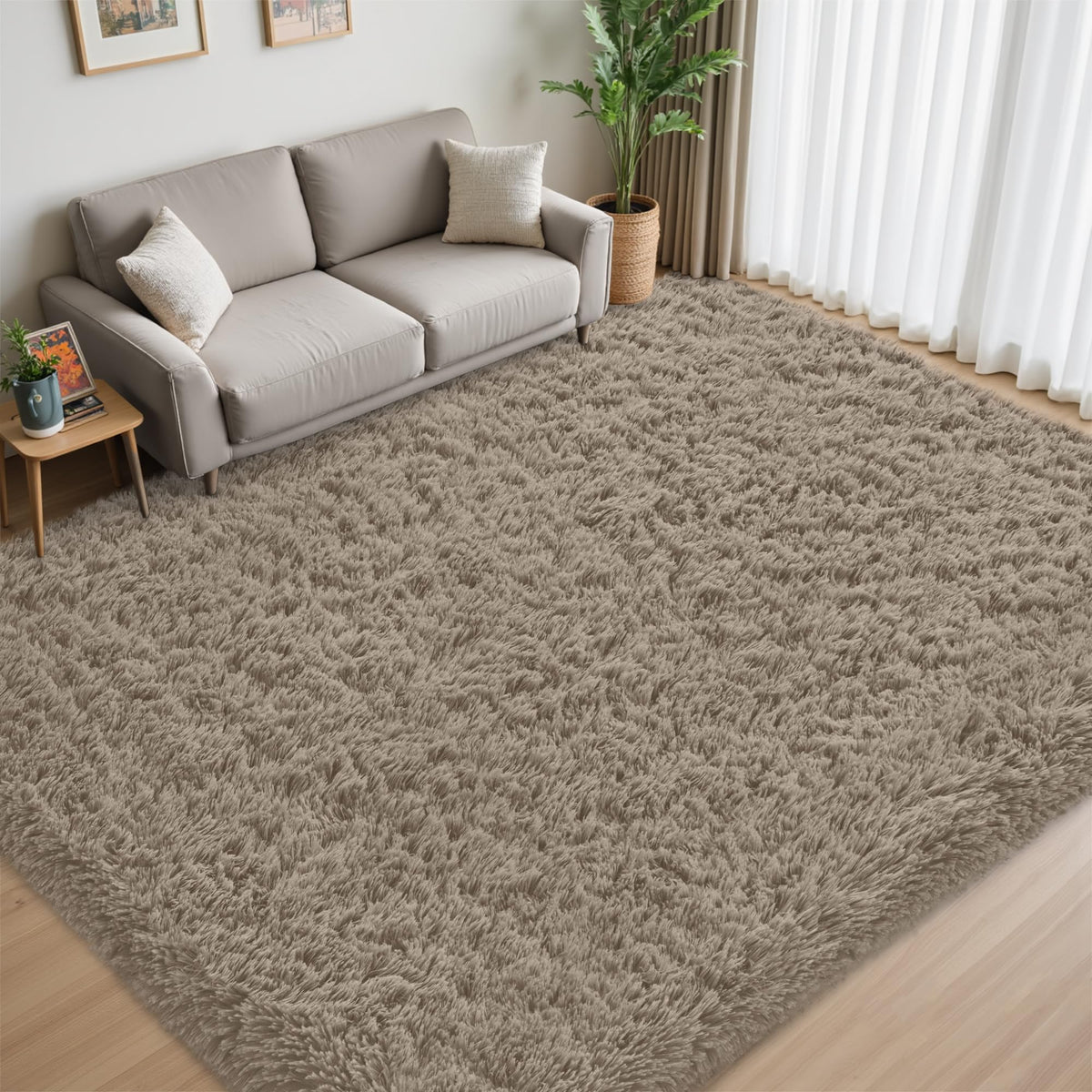 Xafir washable fluffy rug helps keep high-traffic rooms fresh and inviting.