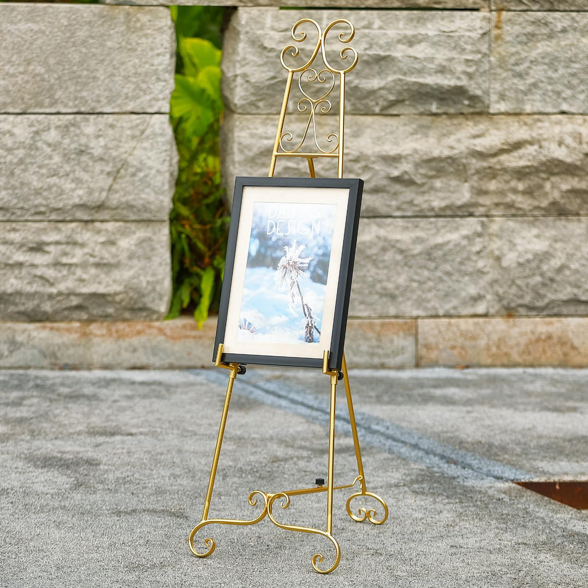 XAONIEN art studio easel setup as focal point in creative space