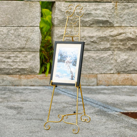 XAONIEN art studio easel setup as focal point in creative space