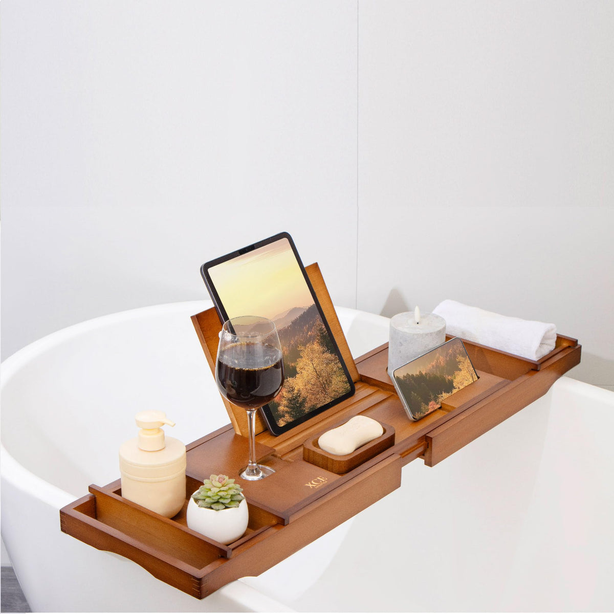 XcE bamboo caddy universal-fit design works with most tub styles
