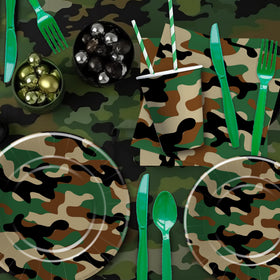Xenorik camouflage tablecloths complete the look and protect surfaces.