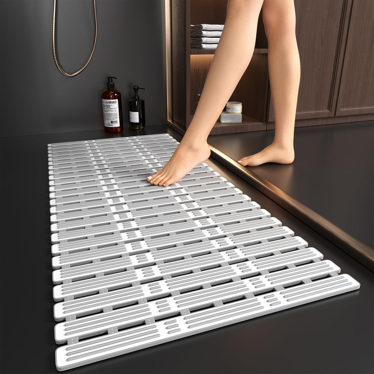 XIYUNTE shower mat with non-slip suction cups for stable footing on wet surfaces