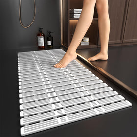 XIYUNTE shower mat with non-slip suction cups for stable footing on wet surfaces