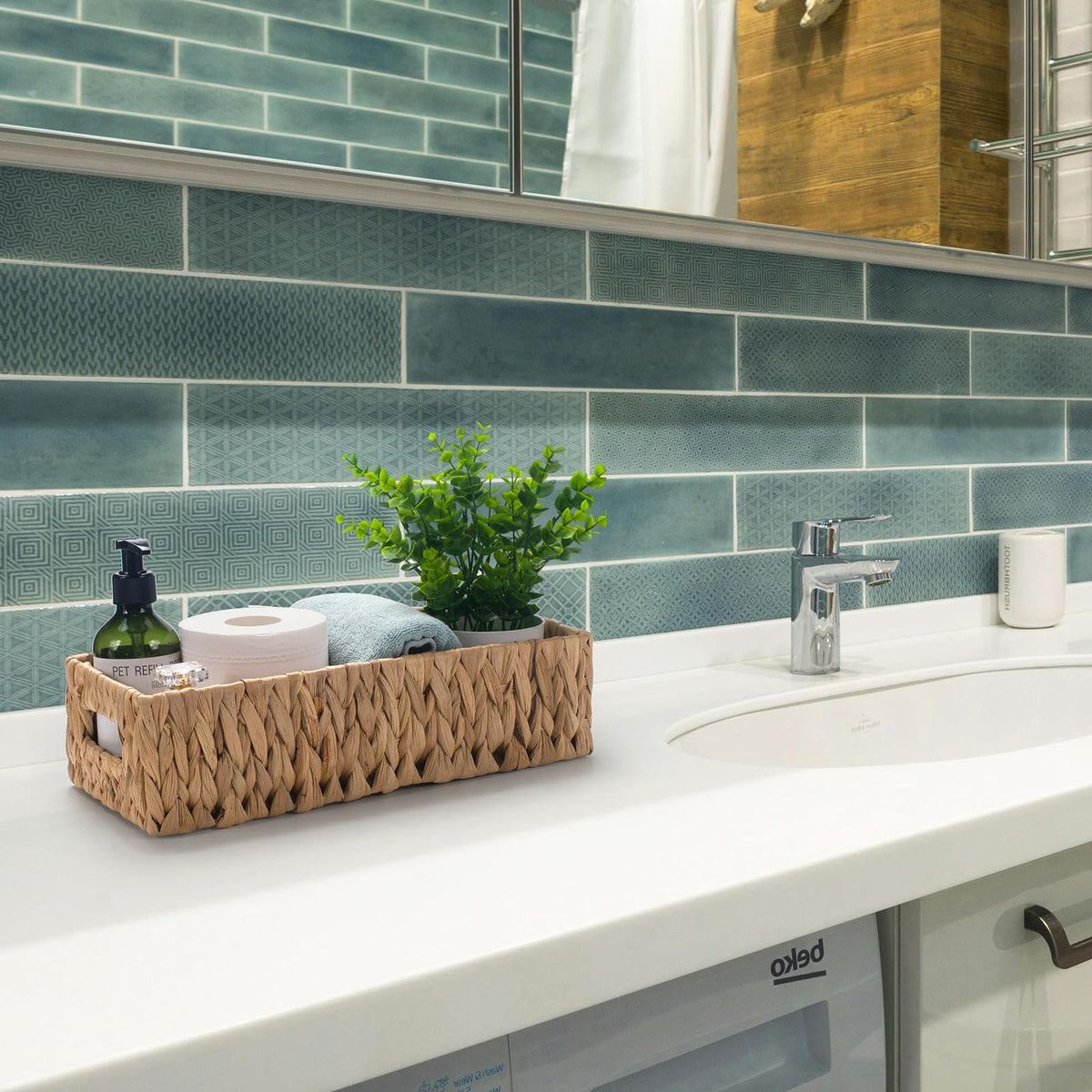 XIMISISE vase and toiletries storage keeps vanity tidy