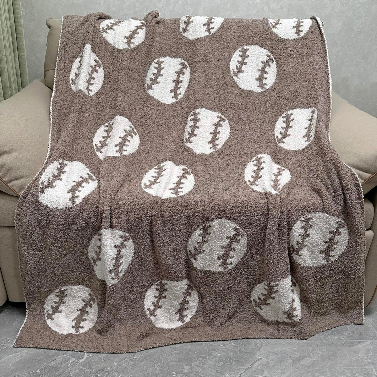 XING7DAY Soft fleece closeup highlights plush warmth and texture.