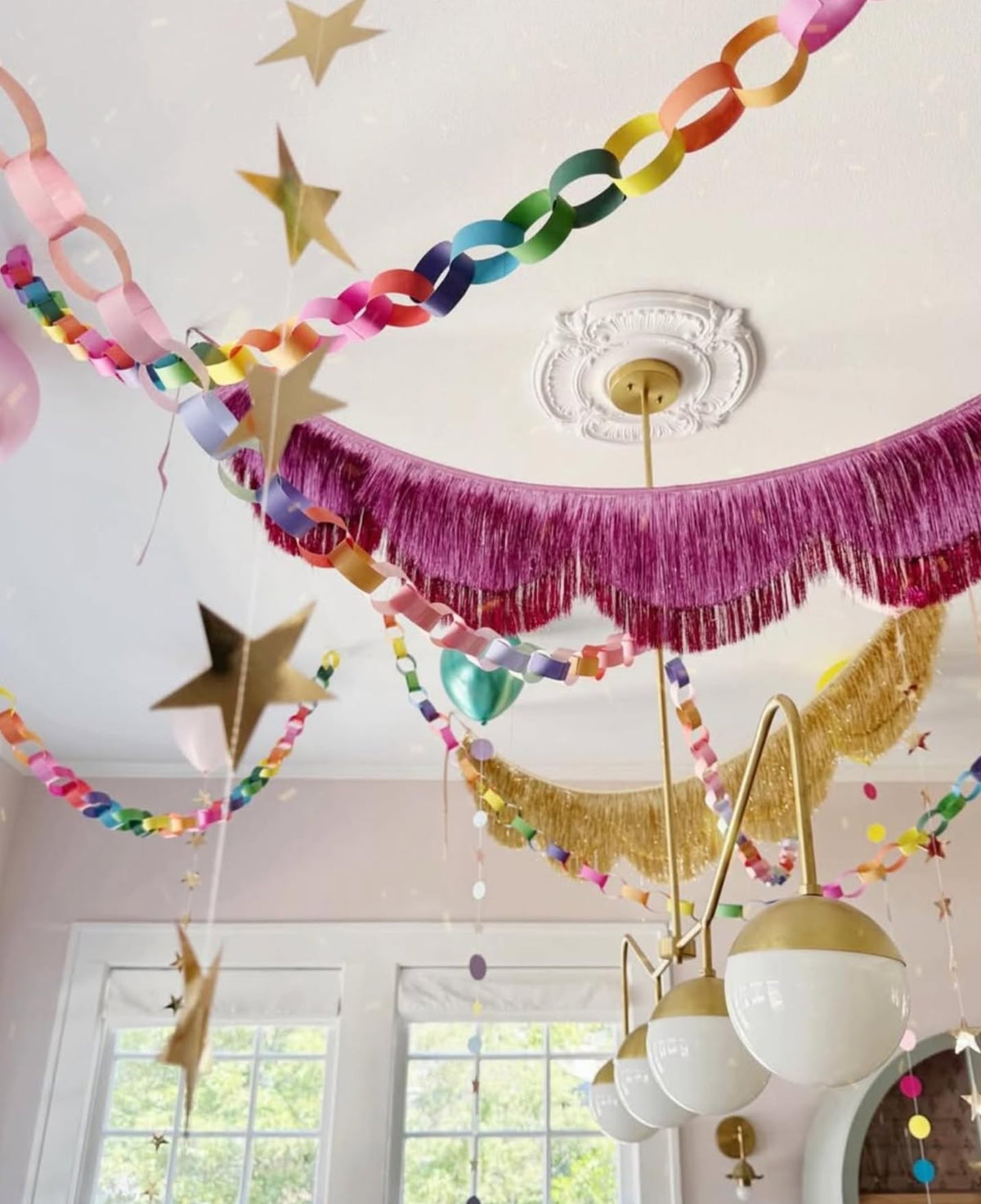 xo, Fetti gold foil fringe twirl brightens photo area.