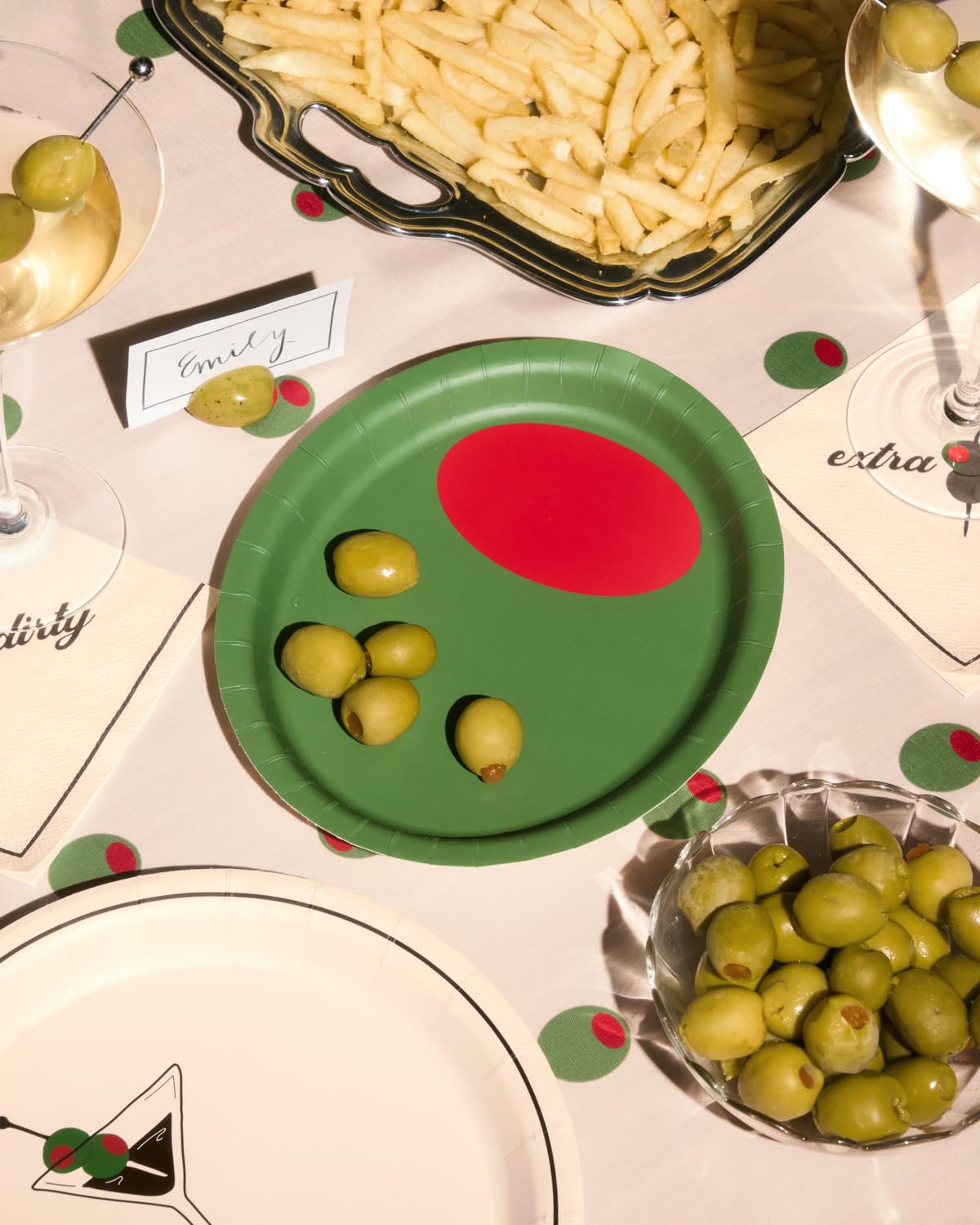 xo, Fetti 7-inch plates ideal for bite-sized snacks at parties