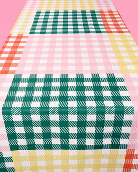 xo, Fetti pastel baby shower table decor