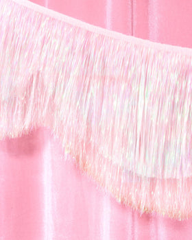 xo, Fetti iridescent banner catches light from every angle for glow-worthy shots