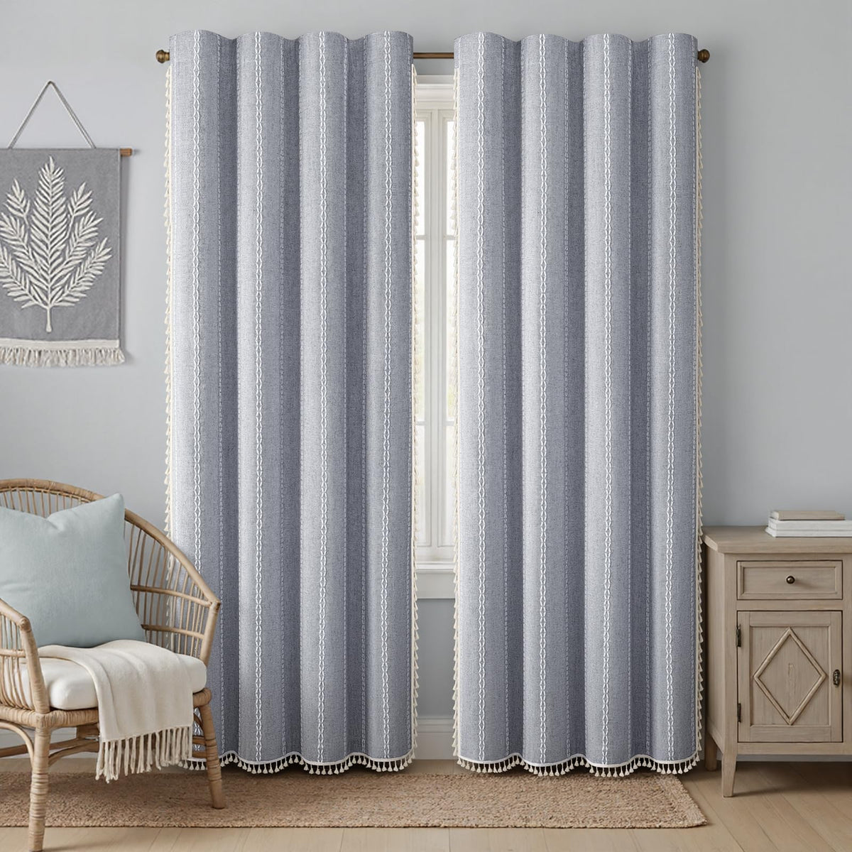 XOGUIBO tassels and patterns create a vintage vibe while blocking sunlight.