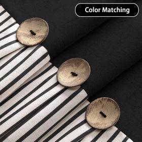 XOGUIBO curtain features wooden-style buttons for charming rustic detail.