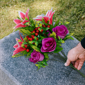 XONOR included vase and ground spike provide stable graveyard display.