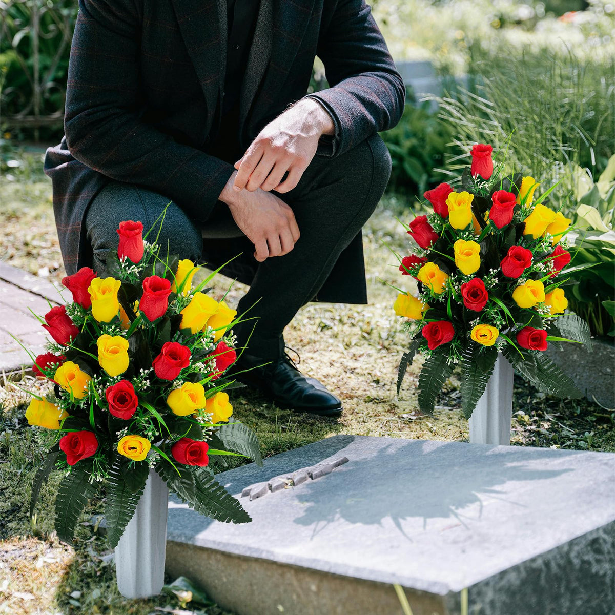 XONOR two bouquets with two vases for versatile grave-side arrangement