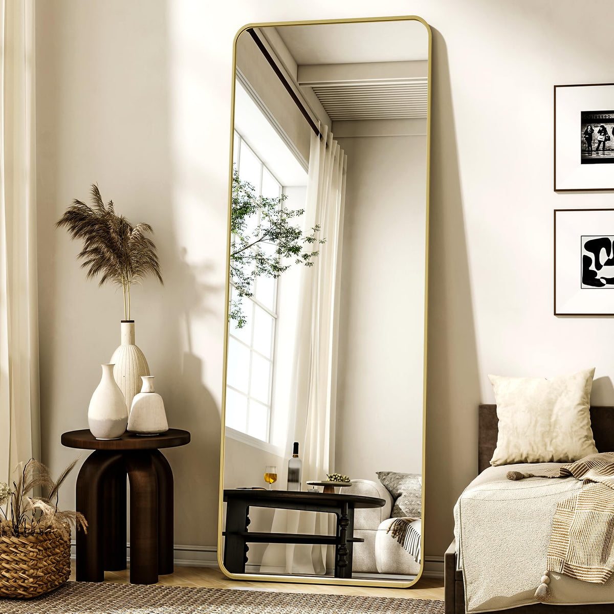 Rounded corner frame detail enhances safety and elegance.