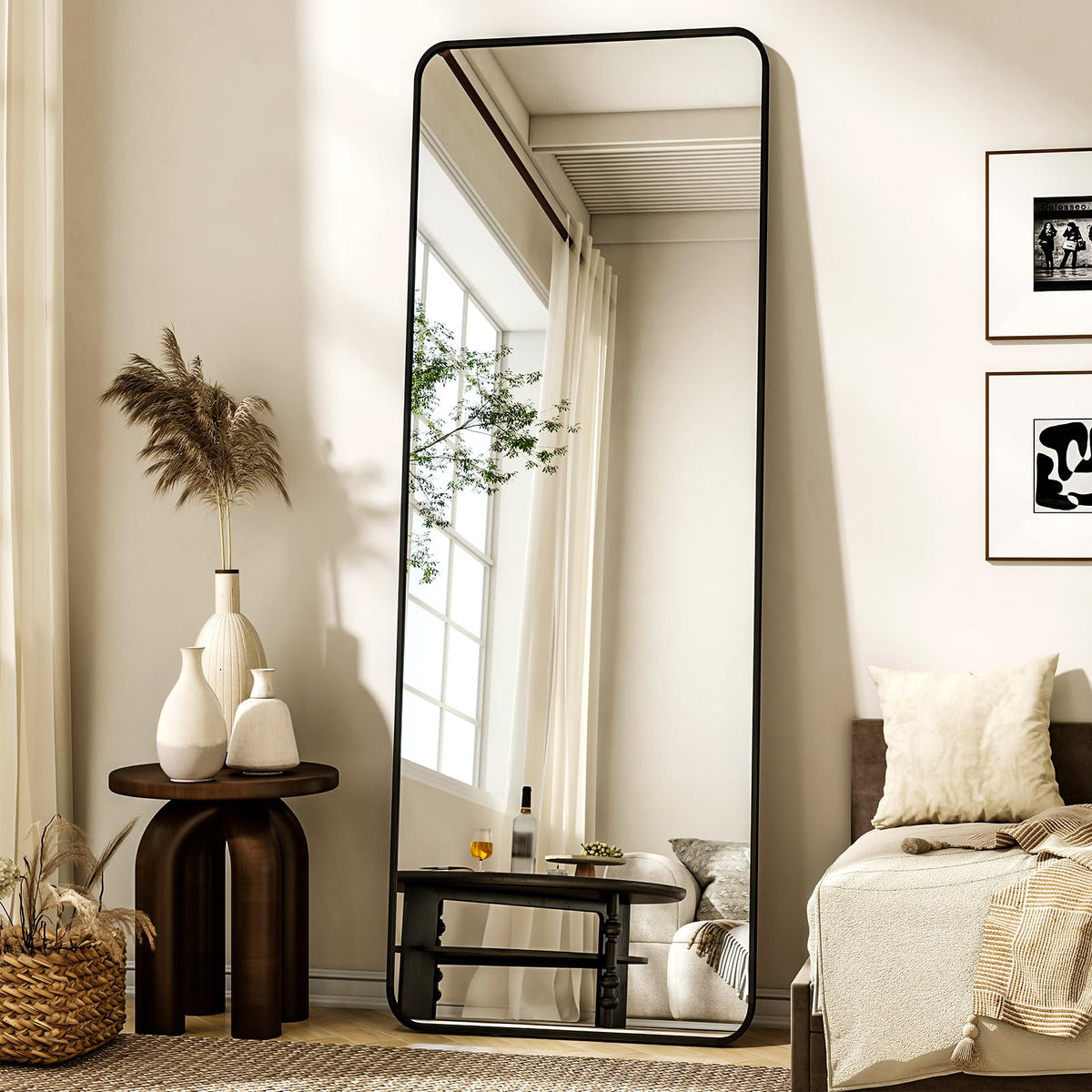 XRAMFY slim aluminum frame showcases a 0.32-inch profile