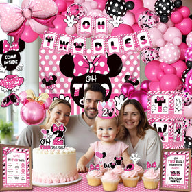 XSOOH Oh Twodles foil balloons create a shimmering marquee that photographs beautifully for celebrations