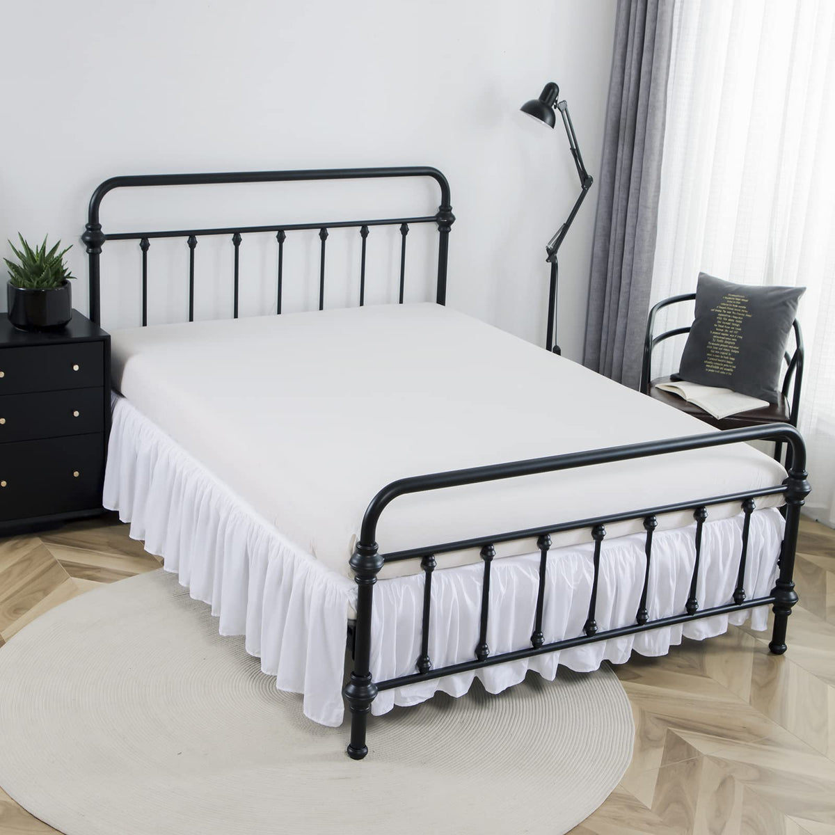 Xuan Dian hides box spring and bed frame for a clean bedroom look
