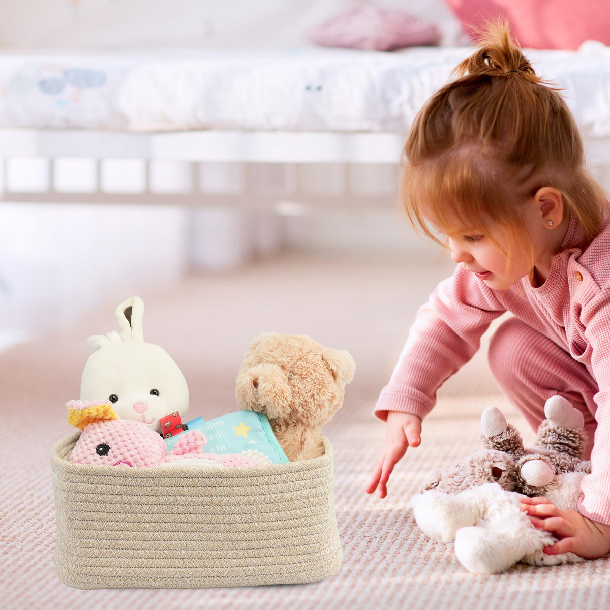 XUANGUO small woven storage basket holding towels and cosmetics