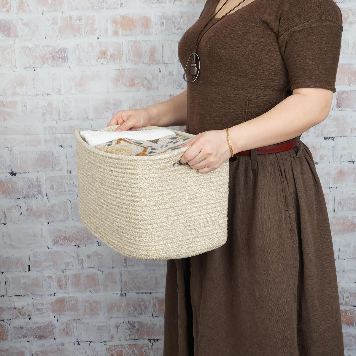 XUANGUO basket close-up shows soft cotton rope and durable construction.