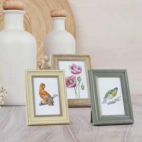 Gift-ready rustic photo frame set perfect for birthdays or anniversaries.