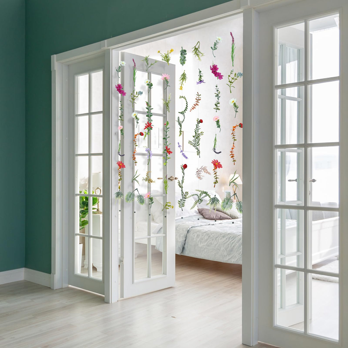 XunYee chair centerpiece garland enhancing tables and seating areas.