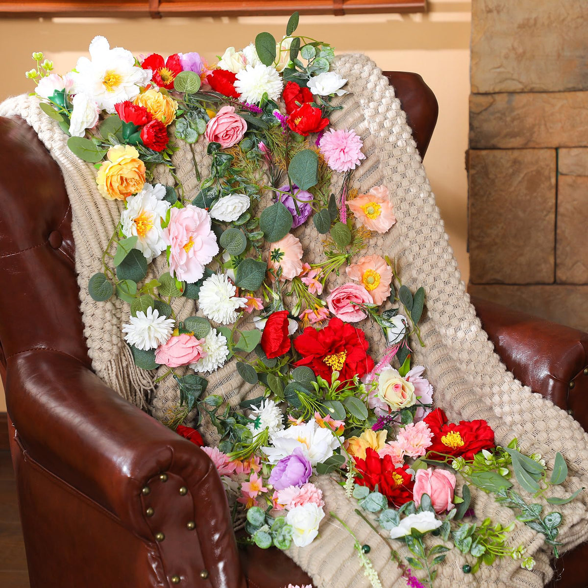 XunYee garland backdrop on a wedding arch for a romantic ceremony.