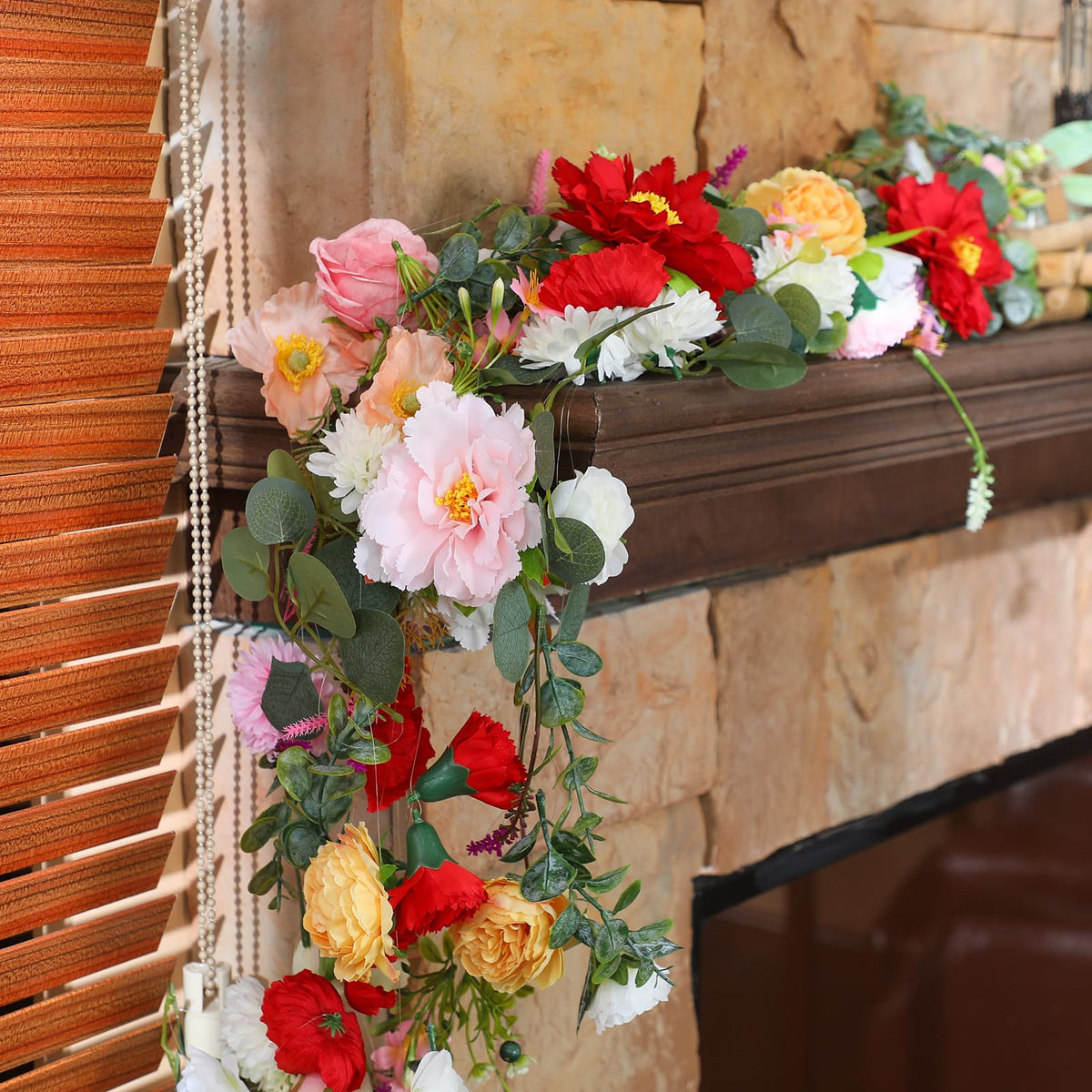 XunYee versatile garland suitable for weddings, parties, and home decor.