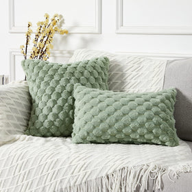 Yaertun faux fur texture close-up reveals soft, luxurious fibers