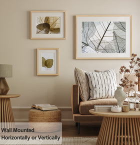 Yaetm memory-ready gift-set oak frame adds warmth to any room.