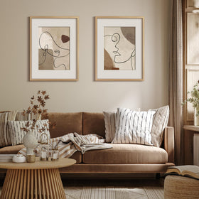 Yaetm plexiglass front protects artwork while preserving a clear view.