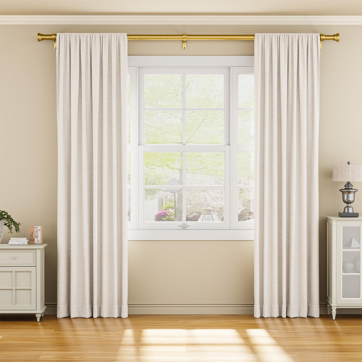 YaFex extension rod demonstrates adjustable length for wider windows