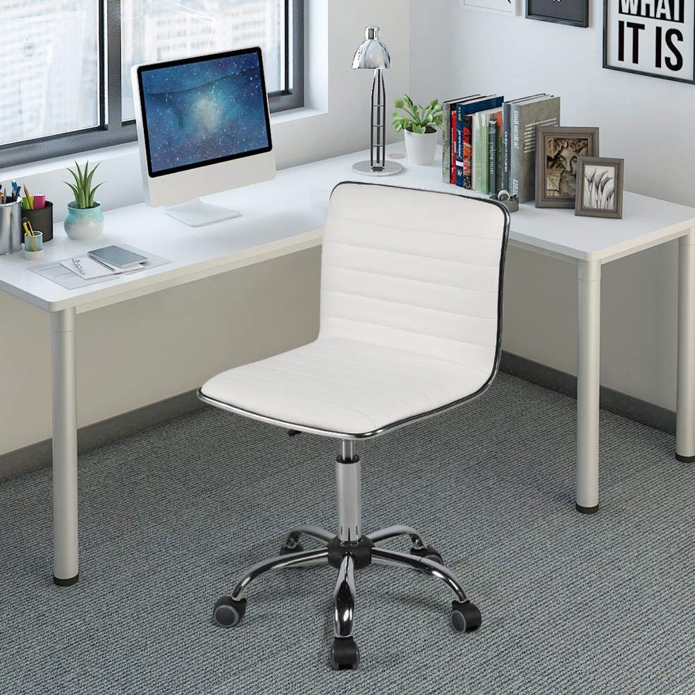Yaheetech soft padded seat delivers comfortable all-day seating.