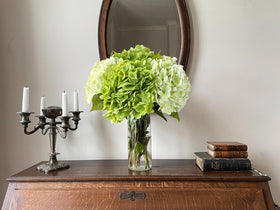 YalzoneMet Hydrangea 21-inch long-stem dark-green bouquet adds lush color